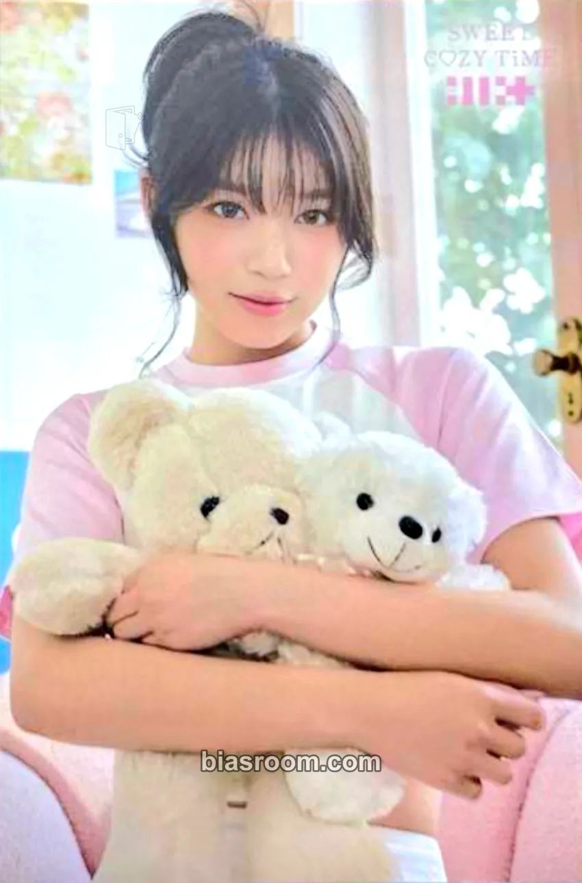 Moka ILLIT x 7/11 ‘SWEET C♡ZY TIME’ Photocard - ILLIT - ILLIT K-pop photocard