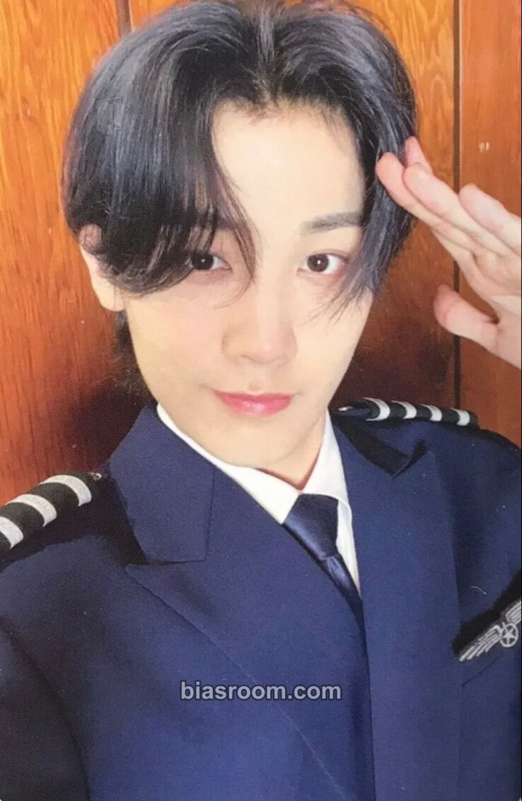 Bae Hyunjun The Beginning : 飛上 Photocard - ATBO - ATBO K-pop photocard
