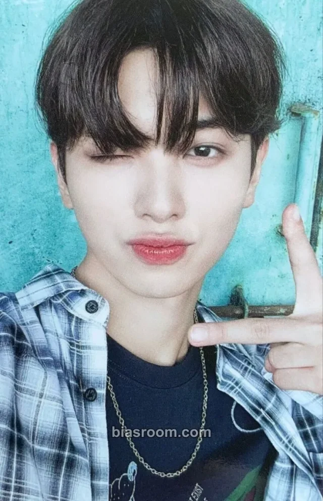 ATBO - Ryu Junmin - The Beginning : 開花 Album album photocard limited edition