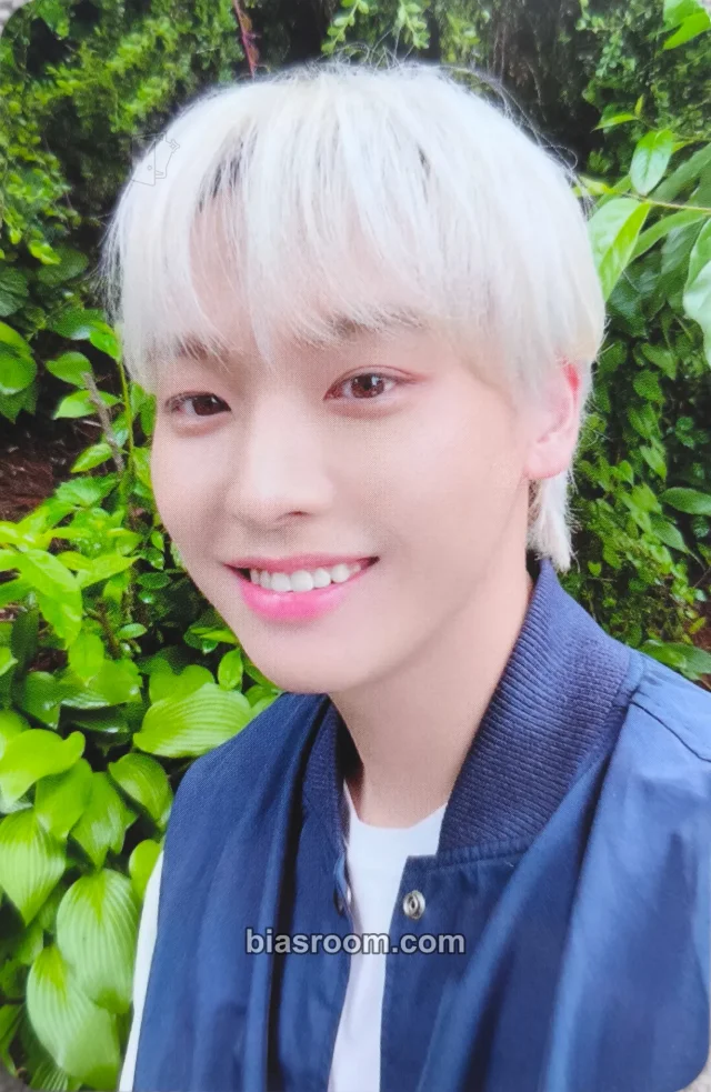 SF9 - Inseong - SF9 IN SEONG Photo Essay [ME, ANOTHER ME] Other photobook inclusion