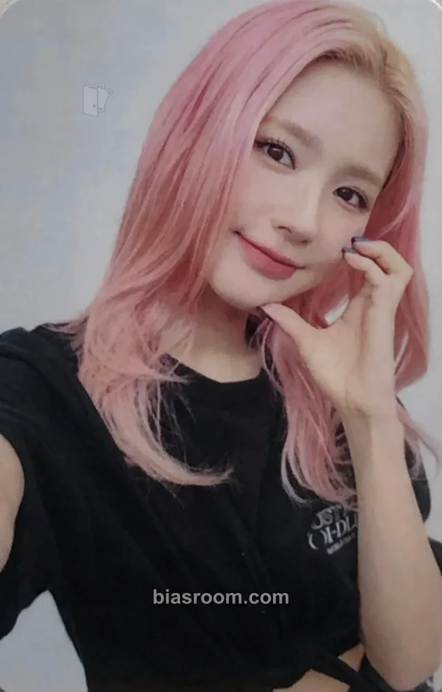 i-dle - Miyeon - 2022 World Tour [Just Me ( )I-DLE] Event neverland