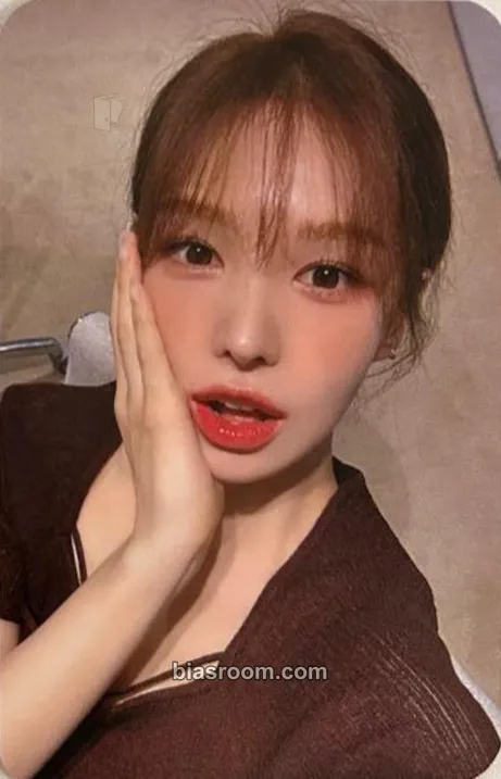 Wendy Cosmic Photocard - Red Velvet - Red Velvet K-pop photocard