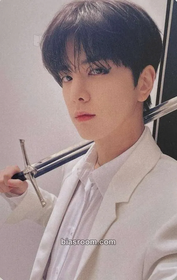 Younghoon She's the Boss Photocard - THE BOYZ - THE BOYZ K-pop photocard