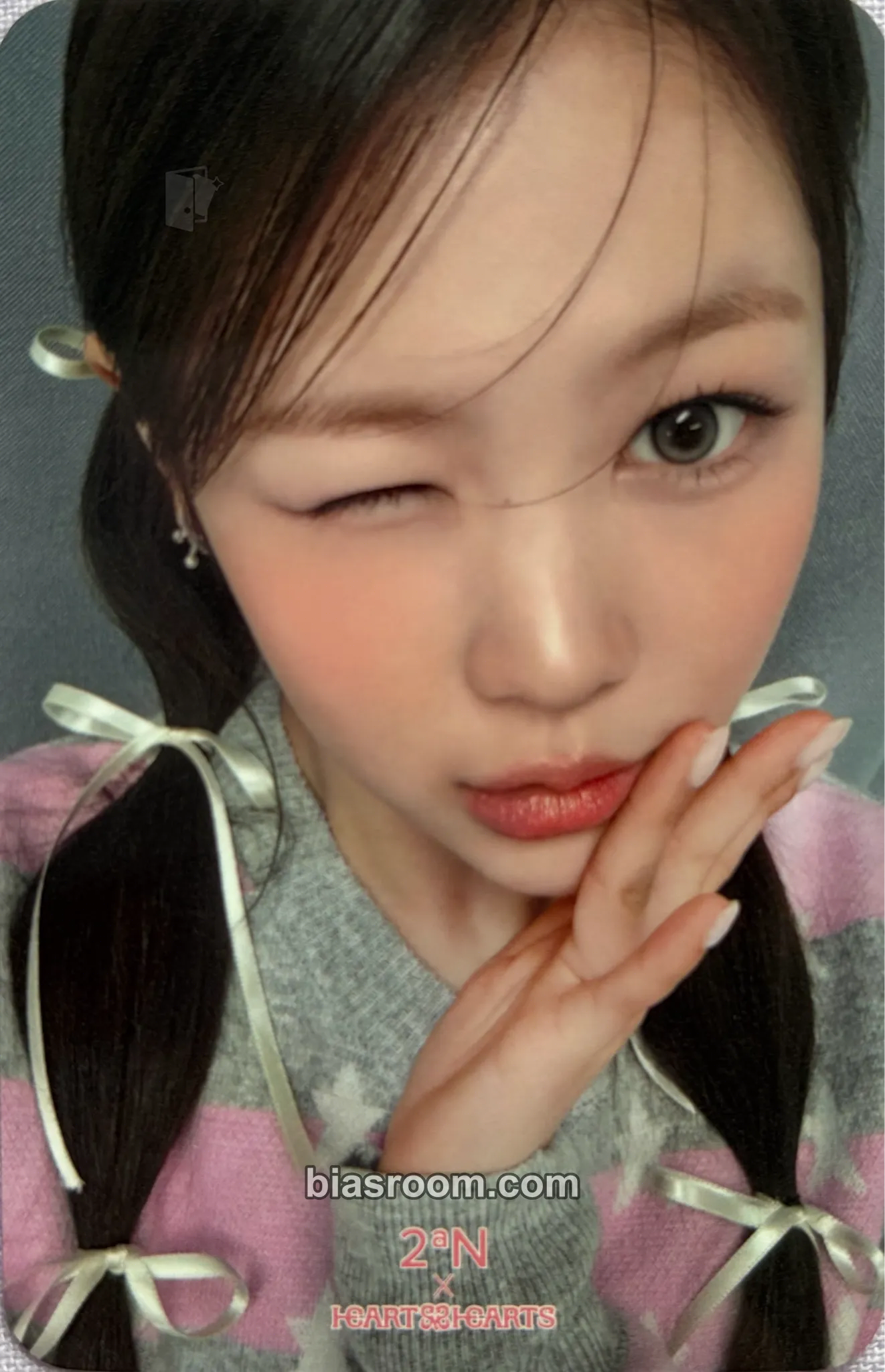 Ye-on 2aN x Hearts2Hearts Photocard - Hearts2Hearts - Hearts2Hearts K-pop photocard