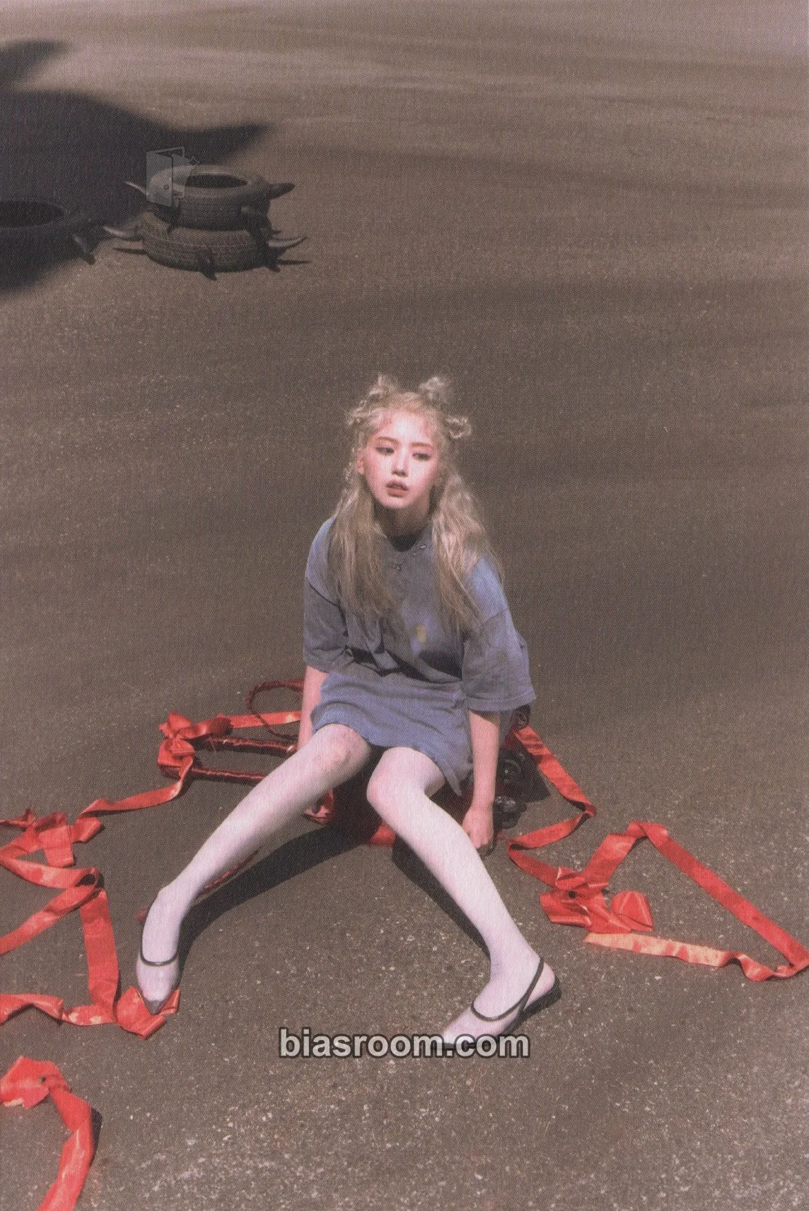 Jiwoo Fe3O4: STICK OUT Photocard - NMIXX - NMIXX K-pop photocard