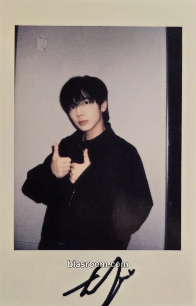 TOMORROW X TOGETHER - Taehyun - The Star Chapter: Together Album fansign withfans / yizhiyu (yzy) polaroid offline winner benefit