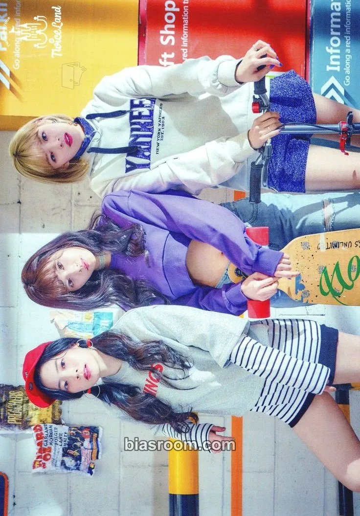 Twice 2nd Tour: Twiceland Zone 2 – Fantasy Park Photocard - TWICE