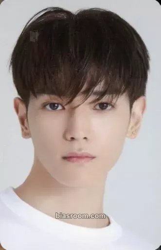 Taeyong 2022 Season’s Greetings Photocard - NCT 127 - NCT 127 K-pop photocard