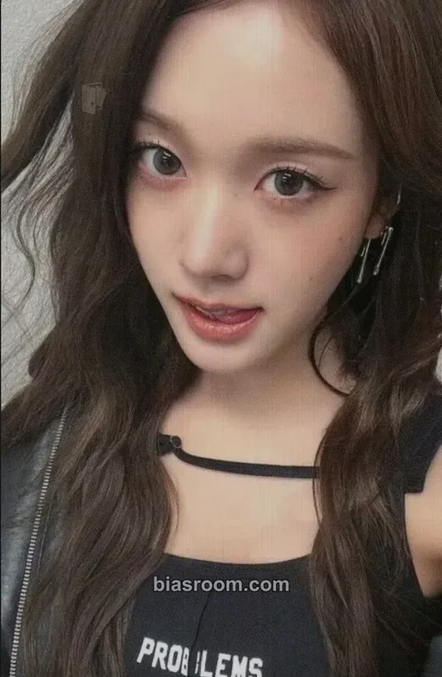 STAYC - J - STAY ALIVE Album album photocard solo version
