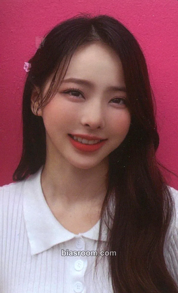 ViVi 2023 Season's Greetings Photocard - LOONA - LOONA K-pop photocard