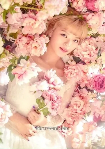 Jeongyeon Twice 2nd Tour: Twiceland Zone 2 – Fantasy Park Photocard - TWICE - TWICE K-pop photocard