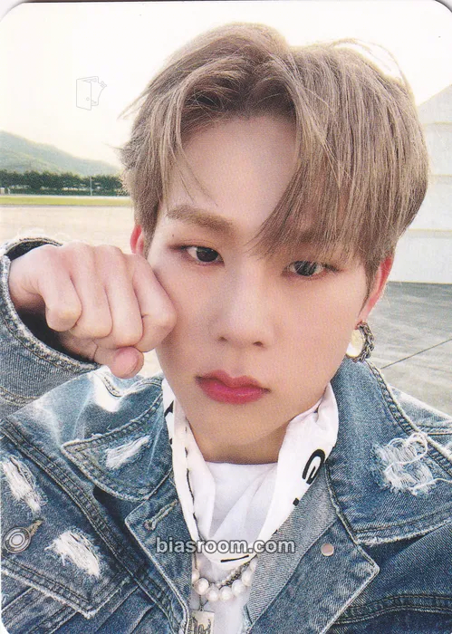 Joohoney Lights Photocard - MONSTA X - MONSTA X K-pop photocard