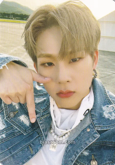 Joohoney Lights Photocard - MONSTA X - MONSTA X K-pop photocard