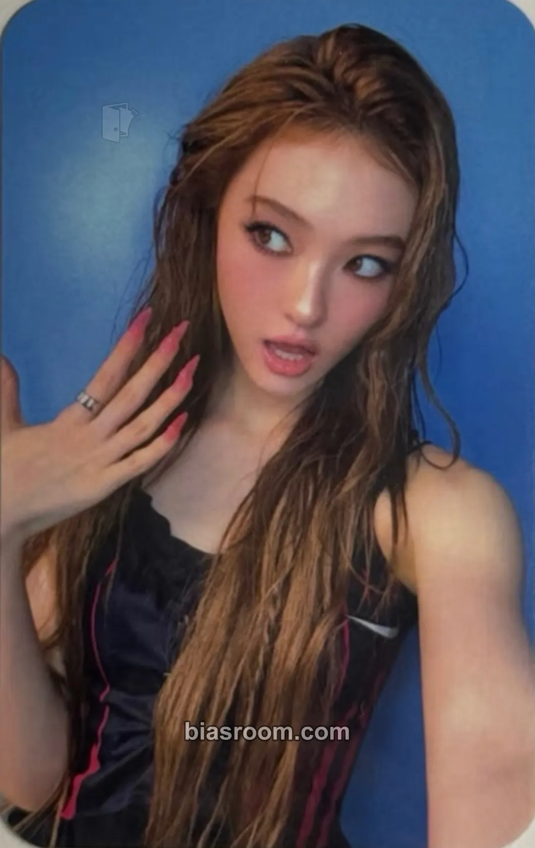 Ella BURNING UP Photocard - MEOVV - MEOVV K-pop photocard