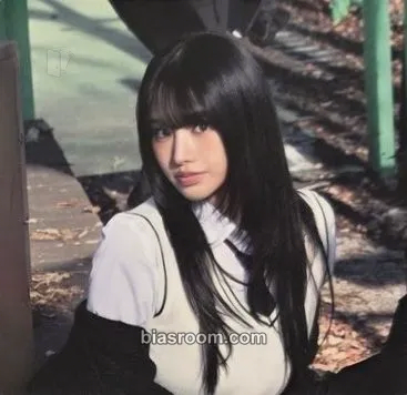 Natty Who Is She Photocard - KISS OF LIFE - KISS OF LIFE K-pop photocard