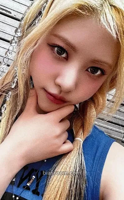 Liv SCENEDROME Photocard - RESCENE - RESCENE K-pop photocard