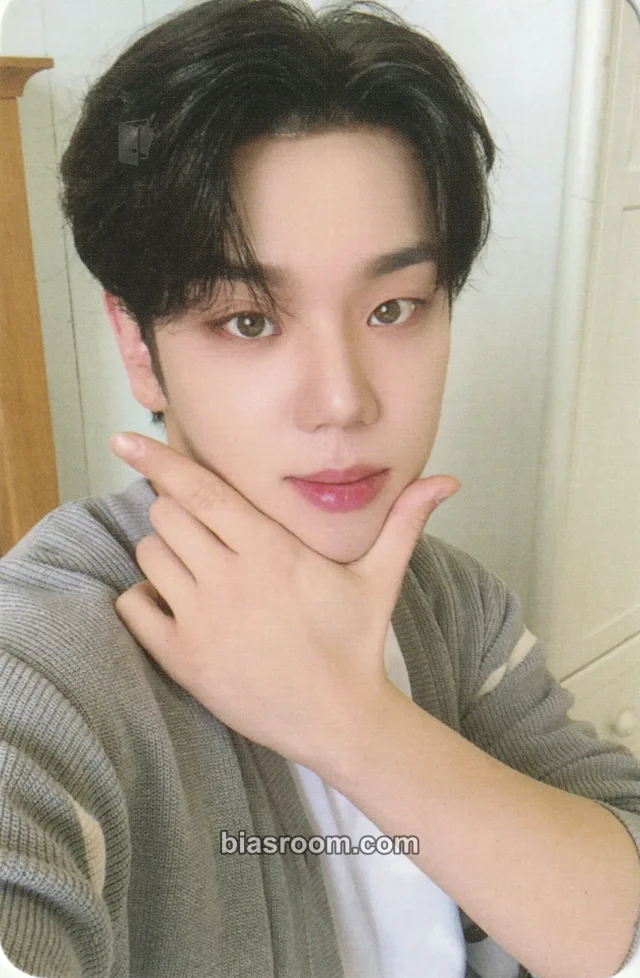 Kim Byeongkwan A.C.E 2022 Season's Greetings: A.C.E Company K-pop photocard