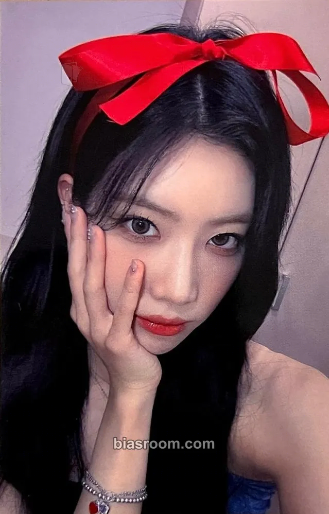 Kim Lip Version Up Photocard - ARTMS - ARTMS K-pop photocard