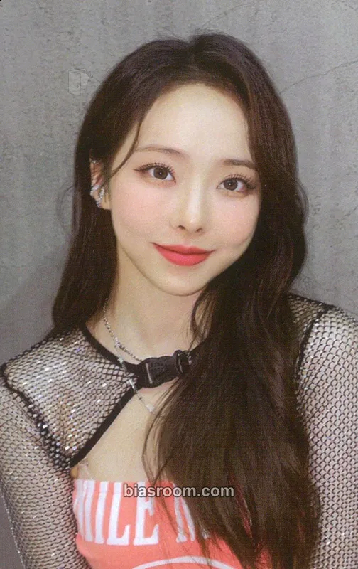 ViVi 2023 Season's Greetings Photocard - LOONA - LOONA K-pop photocard
