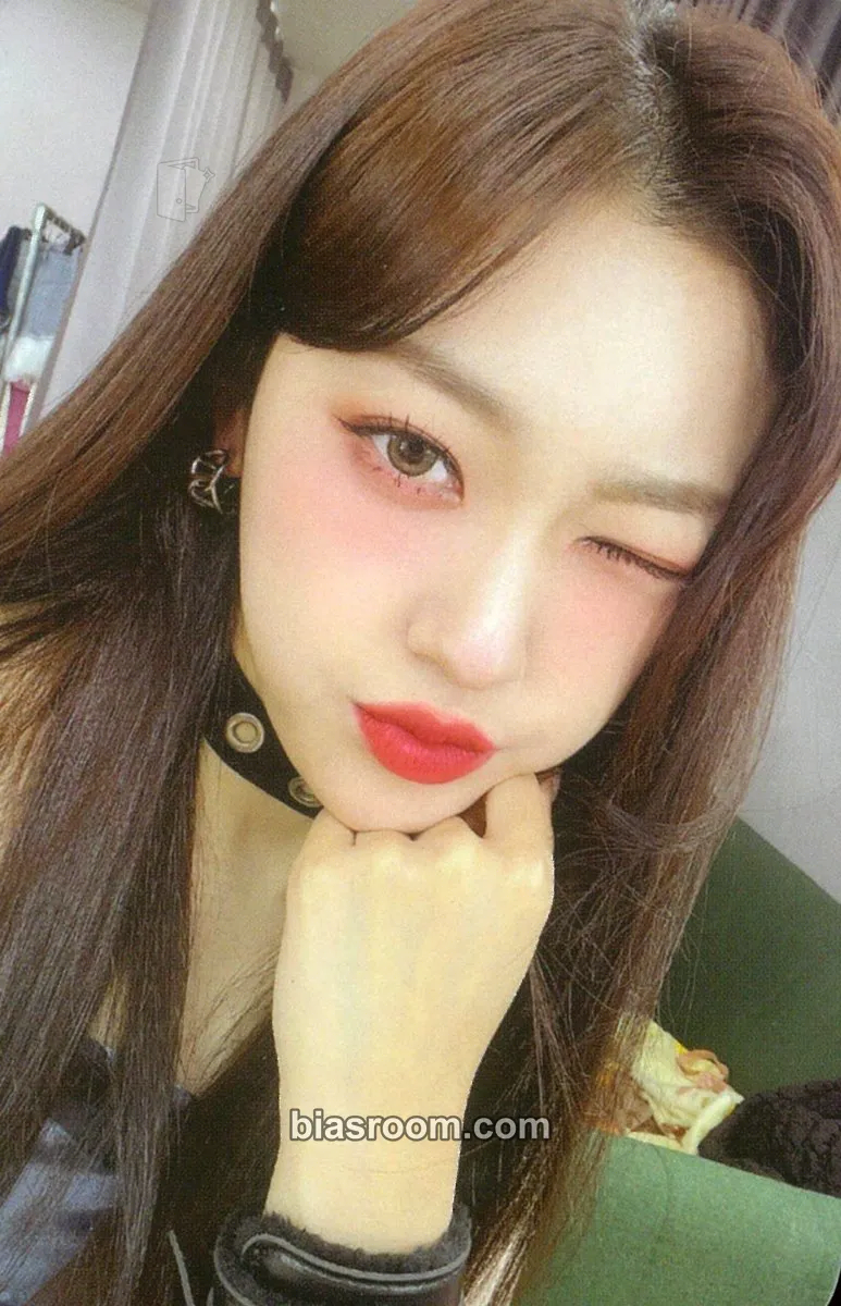 Choerry 2023 Season's Greetings Photocard - LOONA - LOONA K-pop photocard