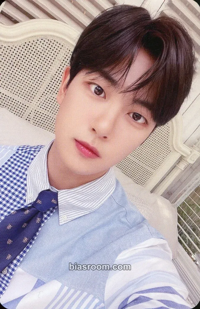 Ji Beom 1st Photobook 2022 'The' Photocard - Golden Child - Golden Child K-pop photocard