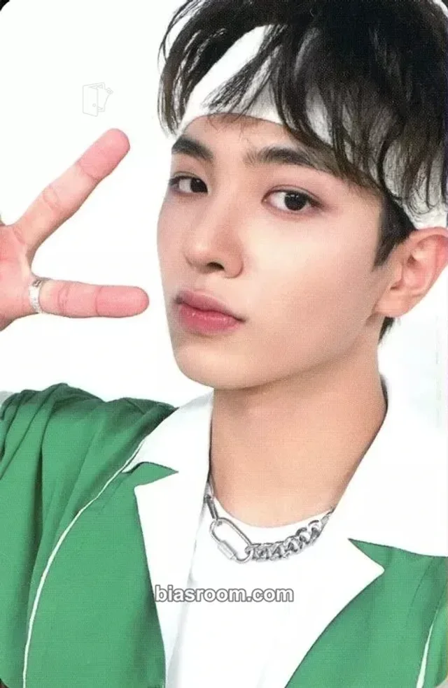 ATBO - Ryu Junmin - The Beginning : 開花 Album album photocard polychrome version
