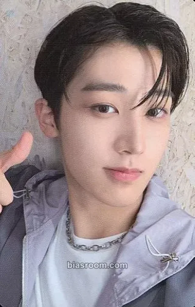 ATBO - Bae Hyunjun - The Beginning : 開花 Album album photocard limited edition