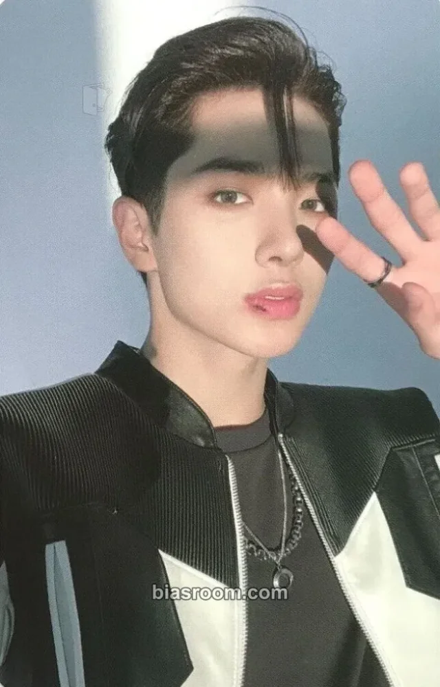 ATBO - Ryu Junmin - The Beginning : 始作 Album album photocard limited edition