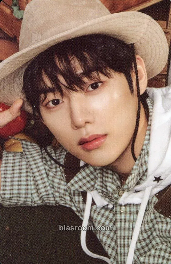 Lee Jeonghyeon HOT MESS Photocard - EVNNE - EVNNE K-pop photocard