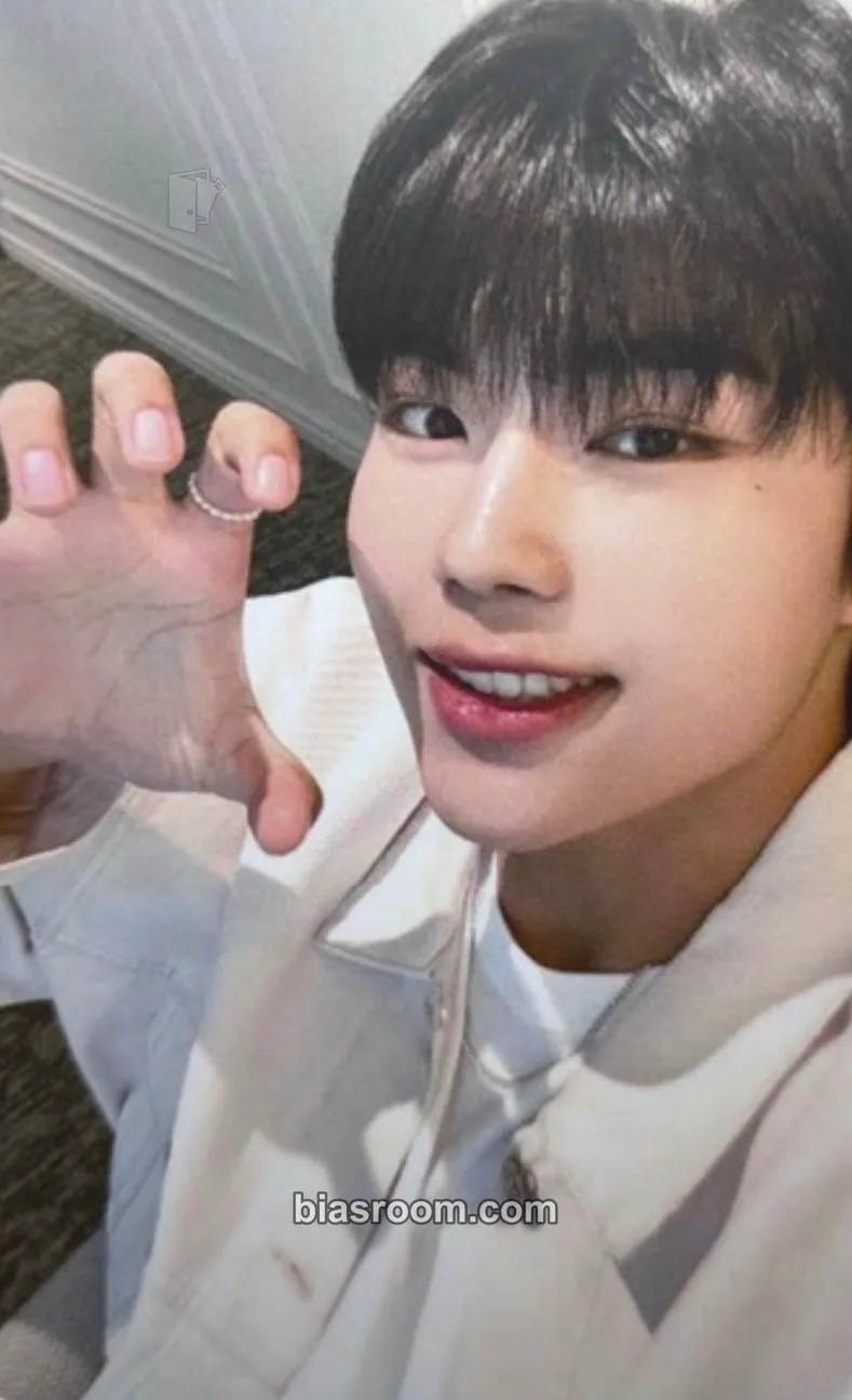 Gunwook Youth in the Shade Photocard - ZEROBASEONE - ZEROBASEONE K-pop photocard