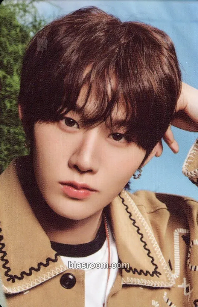 Ji Yunseo HOT MESS Photocard - EVNNE - EVNNE K-pop photocard