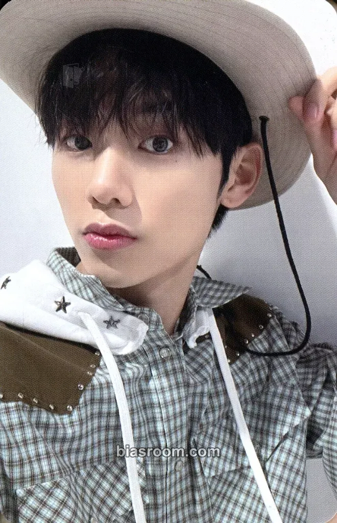 Lee Jeonghyeon HOT MESS Photocard - EVNNE - EVNNE K-pop photocard