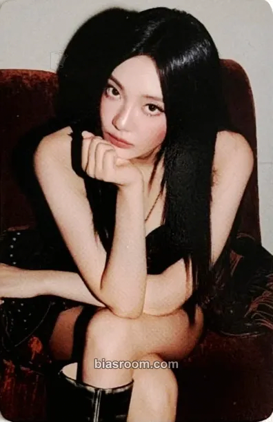 Ningning Season's Greetings (2026) Photocard - aespa - aespa K-pop photocard