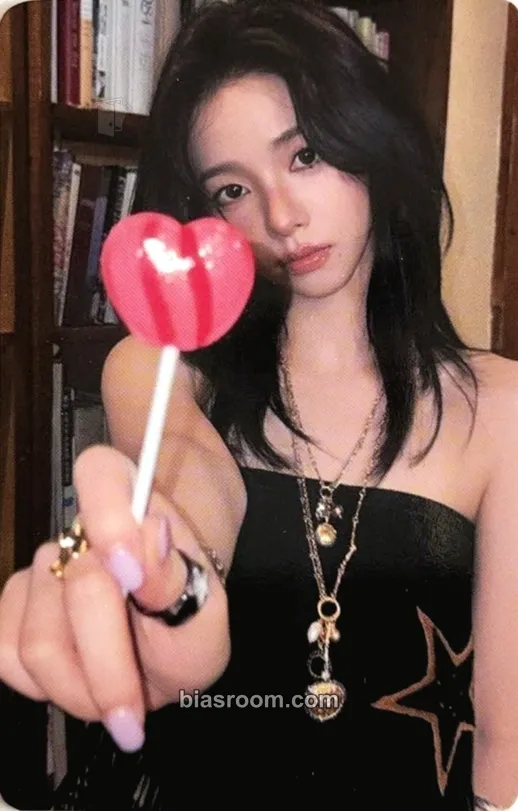 Karina Season's Greetings (2026) Photocard - aespa - aespa K-pop photocard