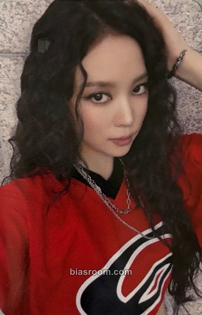 Narin 2026 Season’s Greetings Photocard - MEOVV - MEOVV K-pop photocard