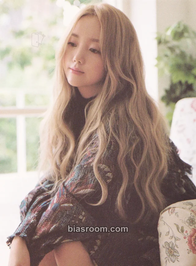 Kim Ji-yeon - Kim Jiyeon (Kei) - Over and Over Album album inclusion postcard