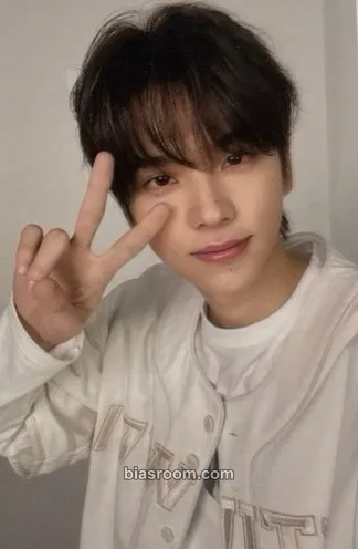 Shinyu 24/7:With:Us - 2025 Tour Photocard - TWS - TWS K-pop photocard