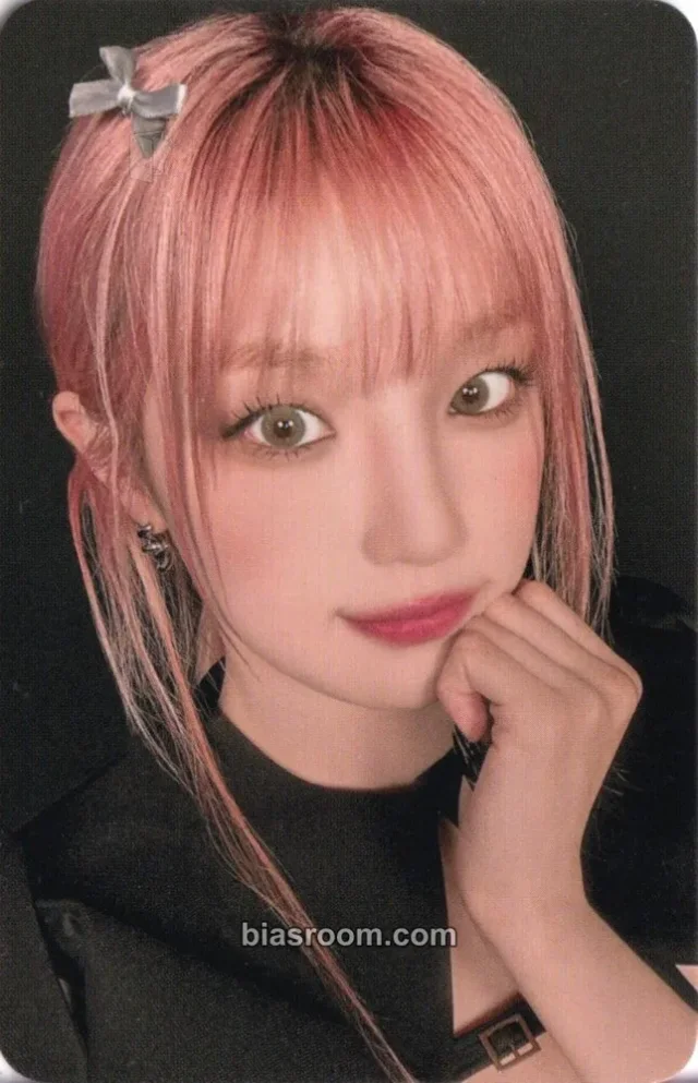 i-dle - Yuqi - 2024 World Tour [i-DOL] Event random photocard trading card tour merch