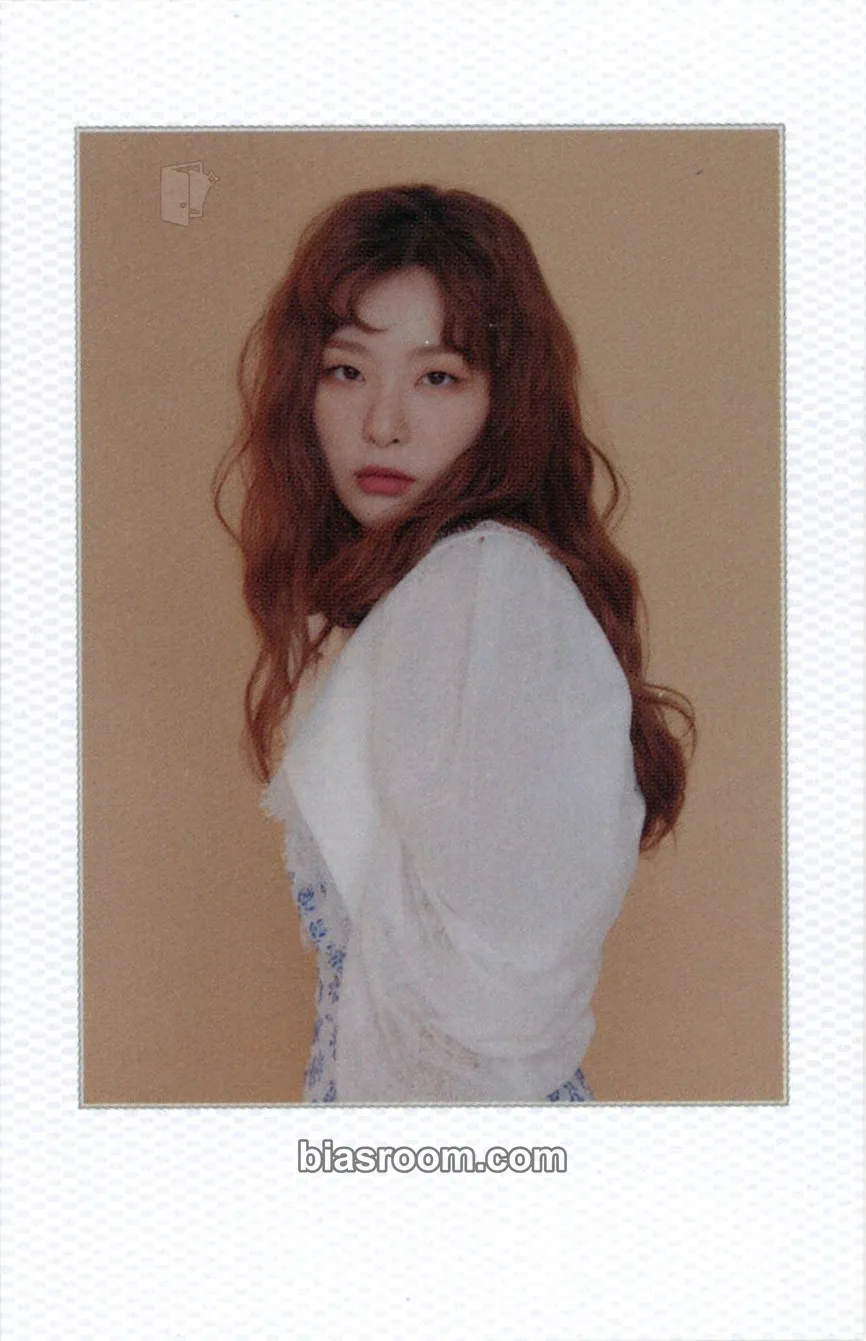 Seulgi 2022 Season's Greetings Photocard - Red Velvet - Red Velvet K-pop photocard