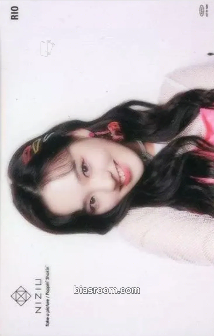 Rio Take a picture / Poppin’ Shakin’ Photocard - NiziU - NiziU K-pop photocard