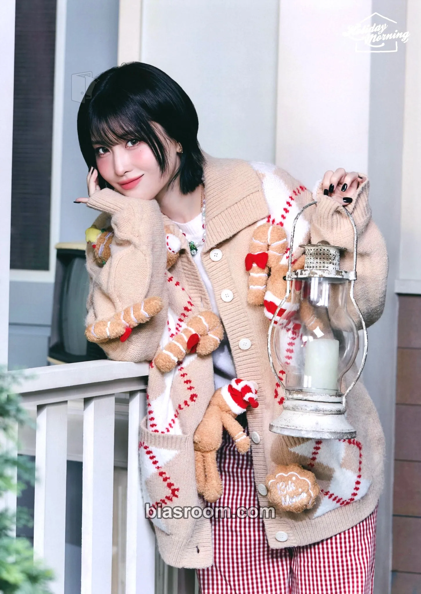 Momo 2025 JYP JAPAN POP-UP "Holiday Morning" Photocard - TWICE - TWICE K-pop photocard