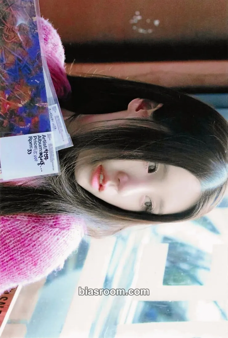 HeeJin K Photocard - ARTMS - ARTMS K-pop photocard