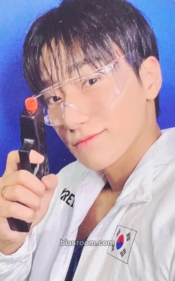 San GOLDEN HOUR : Part.4 Photocard - ATEEZ - ATEEZ K-pop photocard