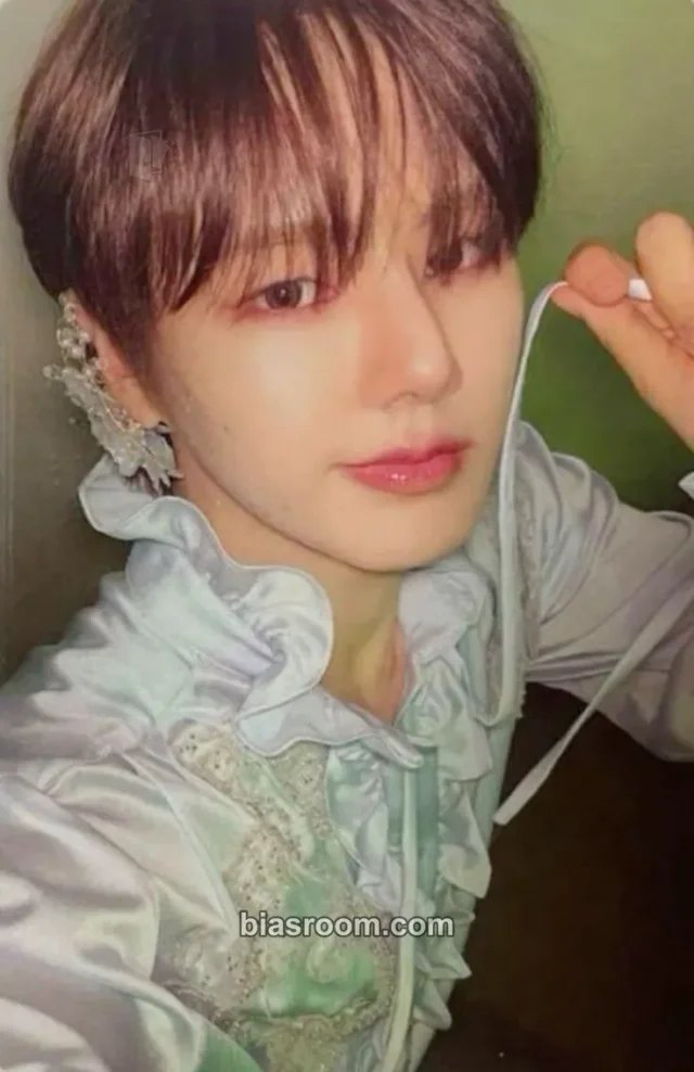 Vari NINE.i Neverland K-pop photocard