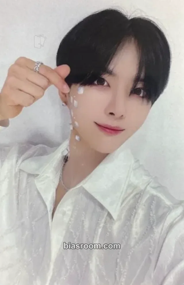 LAVIN NINE.i Neverland K-pop photocard