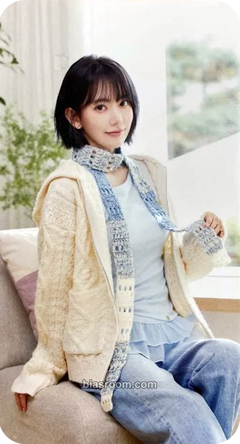 Sakura Couturier x Sakura Photocard - LE SSERAFIM - LE SSERAFIM K-pop photocard