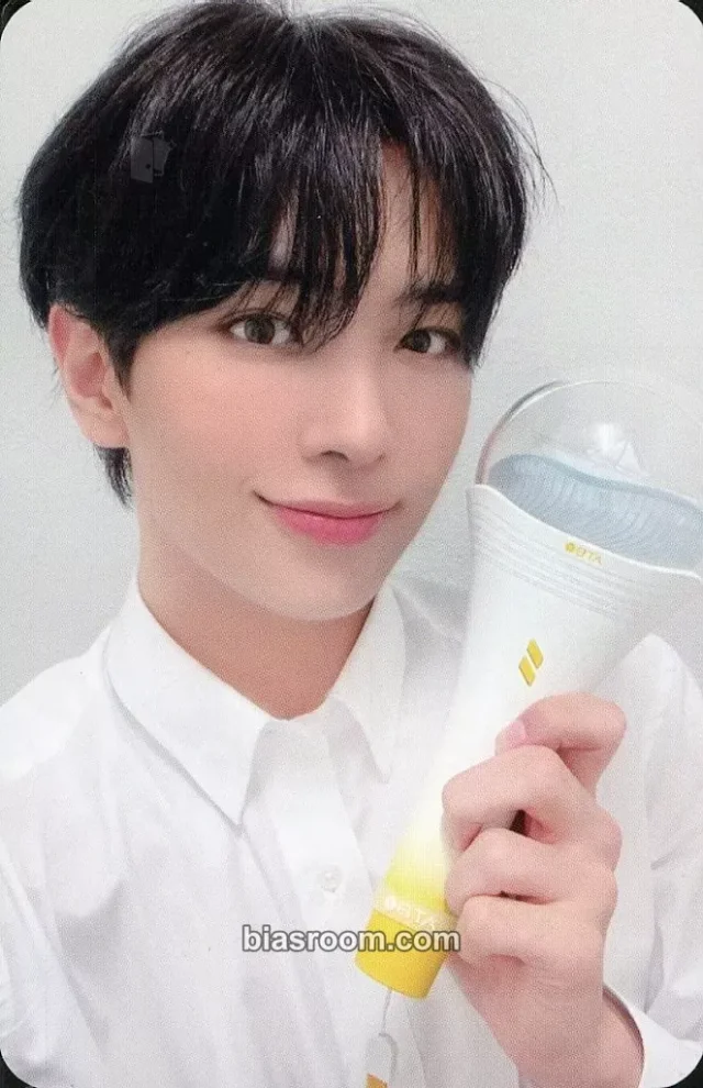 ATBO - Ryu Junmin - ATBO Official Lightstick Other photocard set lightstick