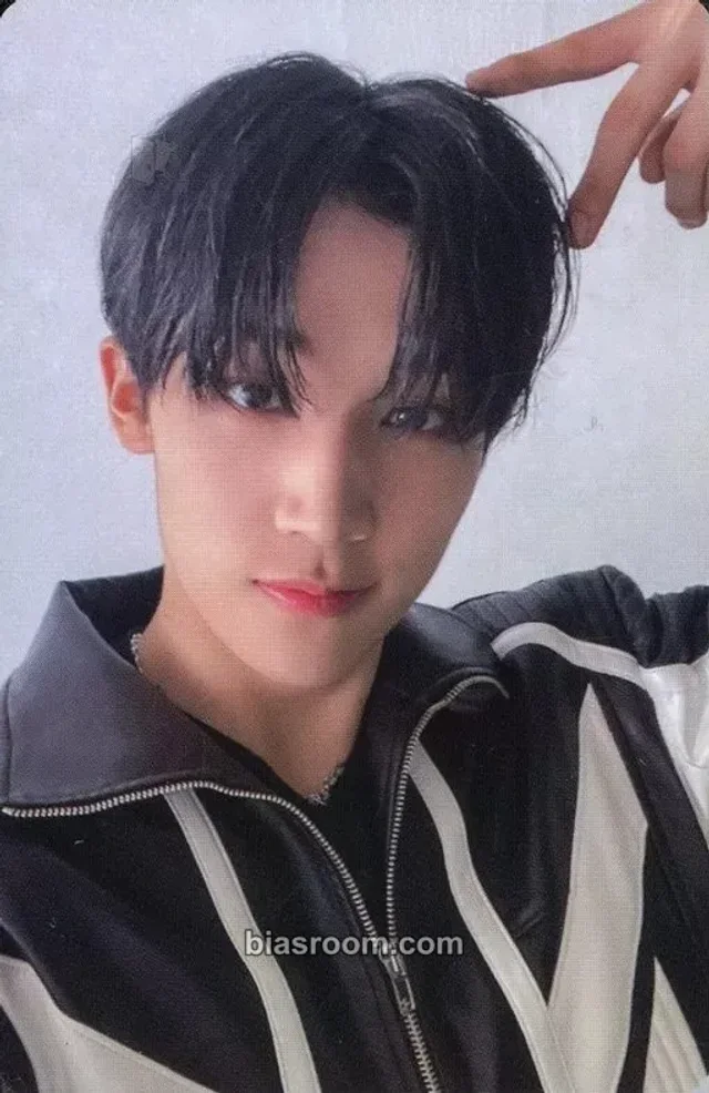 ATBO - Bae Hyunjun - The Beginning : 始作 Album rowing version album photocard