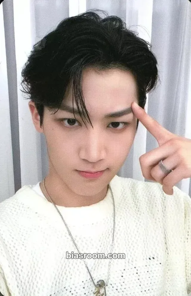 ATBO - Bae Hyunjun - The Beginning : 始作 Album album photocard rowing version A version