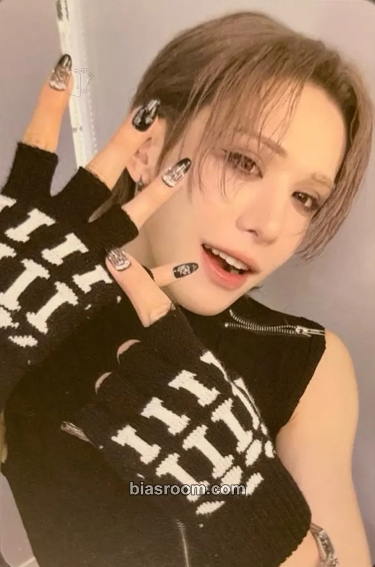 Wumuti I ONE Photocard - XLOV - XLOV K-pop photocard